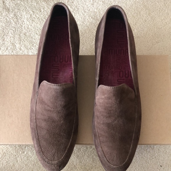 Munro shoes Harrison style suede loafers light brown “Greige”. Size 8.5 N narrow - Picture 2 of 5